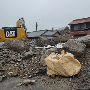 住宅の解体工事（施工中）